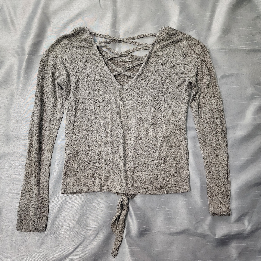 Absolutely Famous Gray Criss Cross Back Long Sleeve Tie Hem Top Women’s Size S - Picture 3 of 7